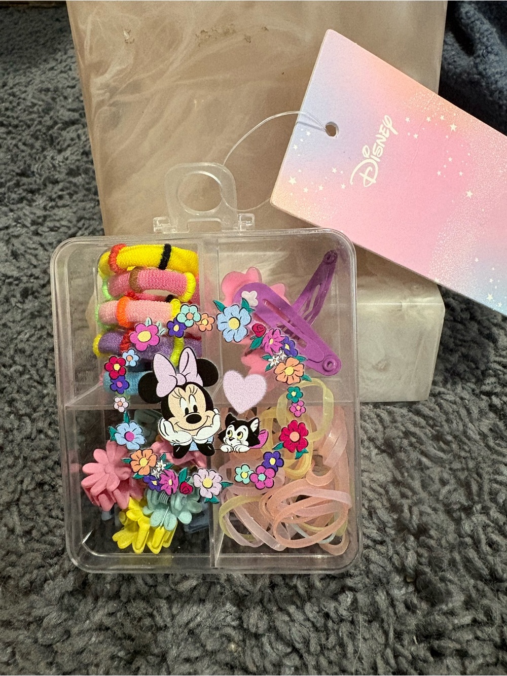 NWT Disney’s Minnie Hair Claw Clips, hair Clips, rubber-bands, and hair ties box